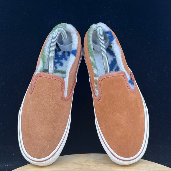 Vans low top slip on Tan/ Aztec print fur lined shoes Womens size 7 - Picture 8 of 10